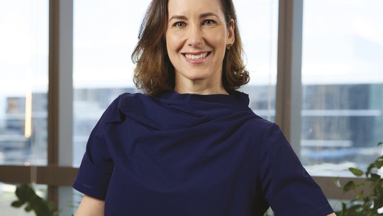 Quem é Juliana Sztrajtman, a primeira mulher a se tornar CEO da Amazon Brasil Quem é Juliana Sztrajtman, a primeira mulher a se tornar CEO da Amazon Brasil