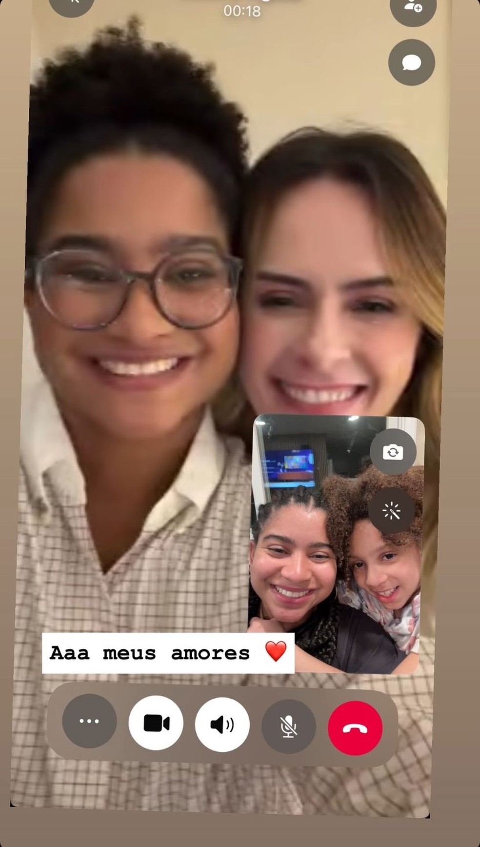 Ana Paula e Tia Milena conversaram com a irmã gêmea de Milena, Mile Moreira — Foto: Reprodução/Instagram