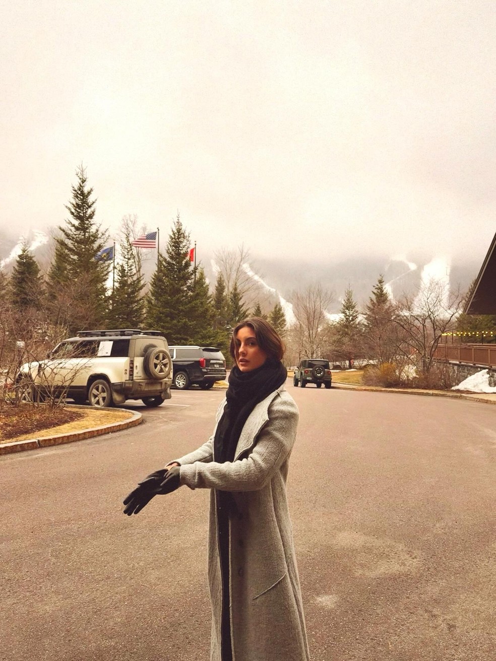 Luisa Gabus Mendes posa em viagem com a mãe — Foto: Reprodução/ Instagram