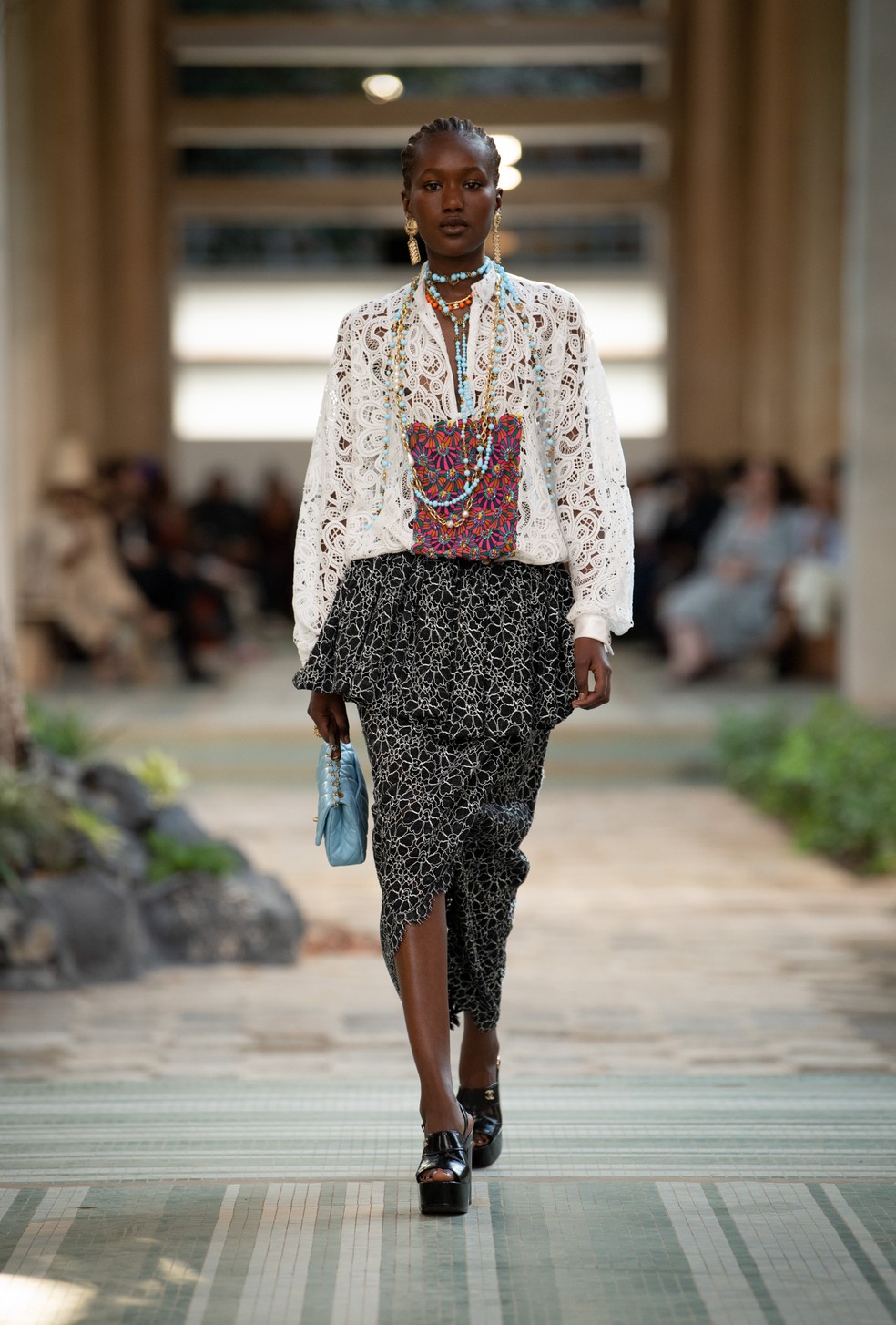 Chanel Métiers d'Art pela primeira vez na África — Foto: Chanel