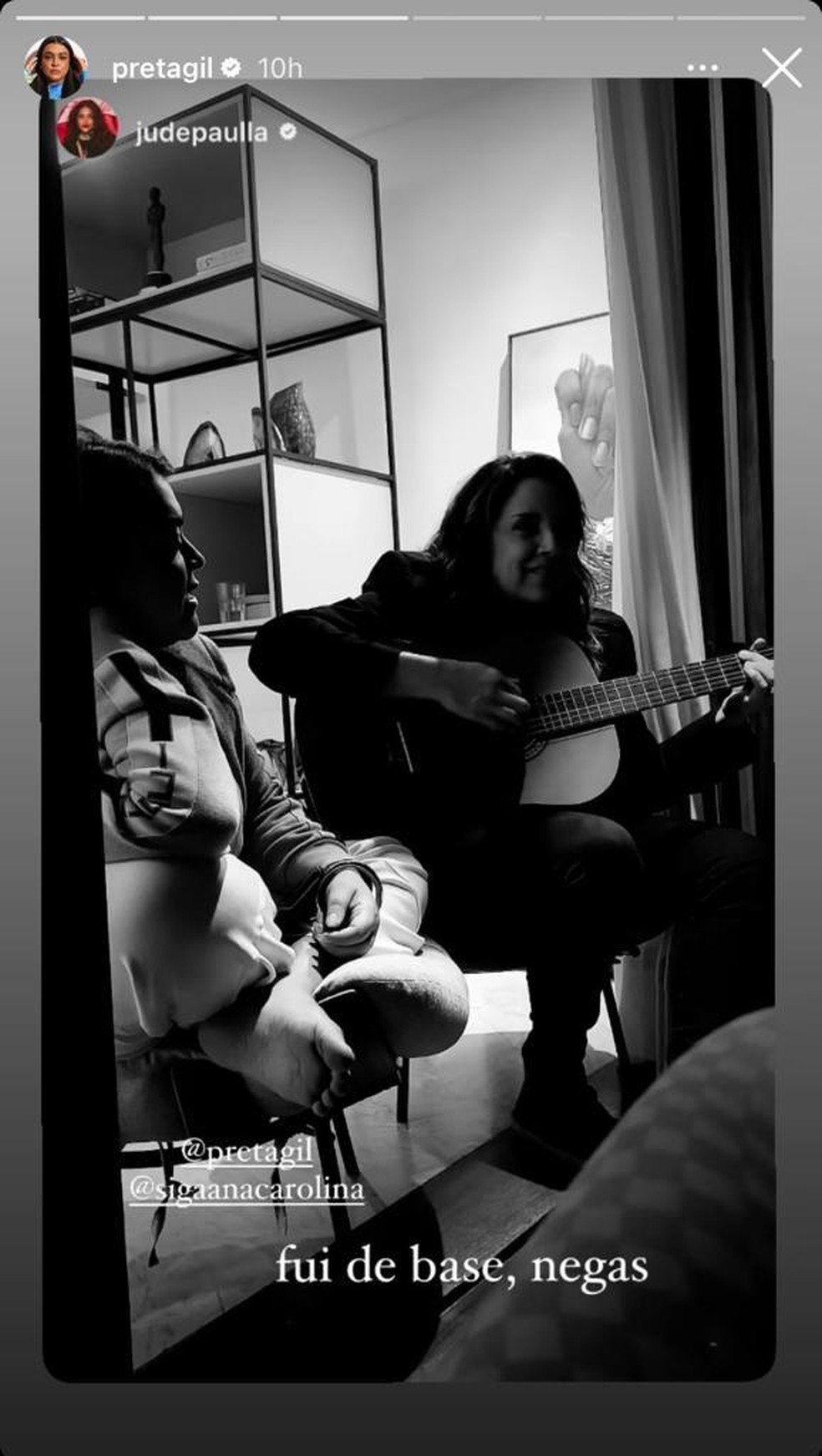 Preta Gil e Ana Carolina cantando "Confessa" — Foto: Reprodução/Instagram