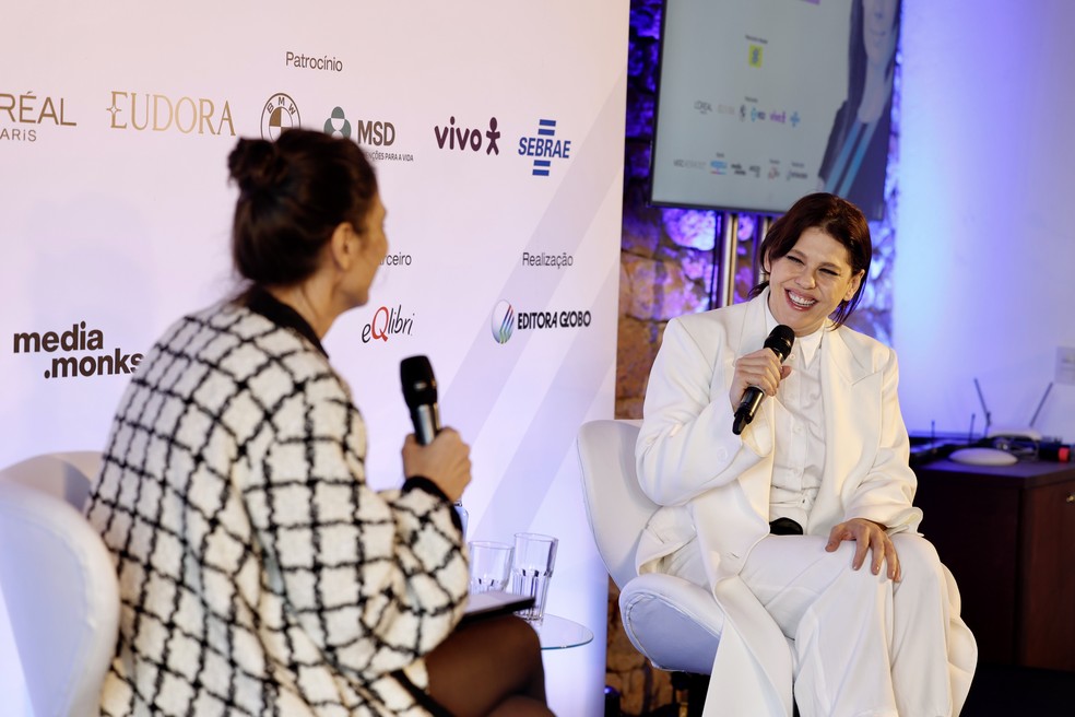 Maria Rita entrevista Bárbara Paz no Summit — Foto: Mari Pekin