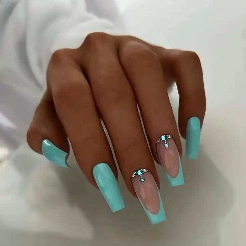 Unhas decoradas azul: explore a cor e se jogue na nail art