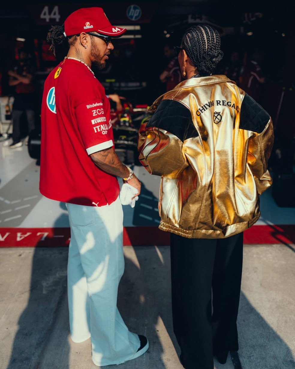Ferrari mostra encontro entre Bella Campos e Lewis Hamilton — Foto: Reprodução/ Instagram