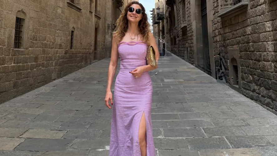 Lavínia Vlasak luce look con abertura en Barcelona tras alejarse de la televisión