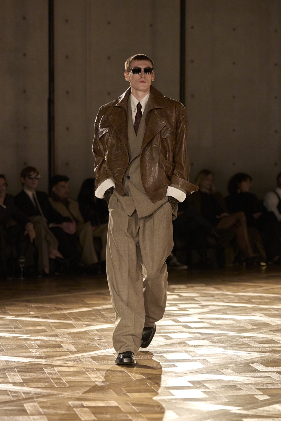 Desfile masculino de outono/inverno 2025 da Saint Laurent — Foto: Divulgação: Saint Laurent