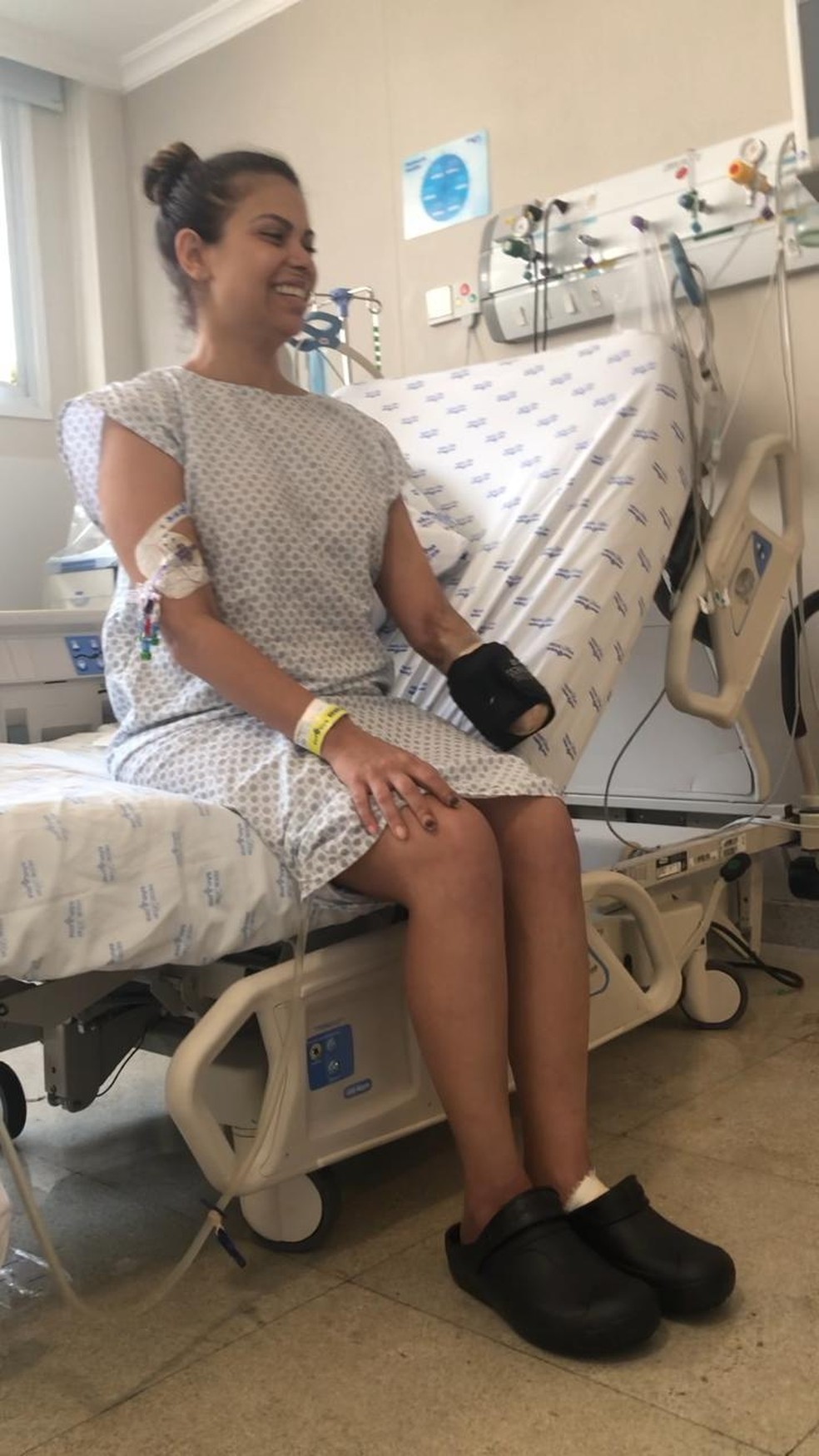 Thais comenta que a notícia de que perderia apenas a mão e o pulso foi mais fácil de digerir depois de ouvir que perderia todo o braço esquerdo — Foto: Arquivo pessoal