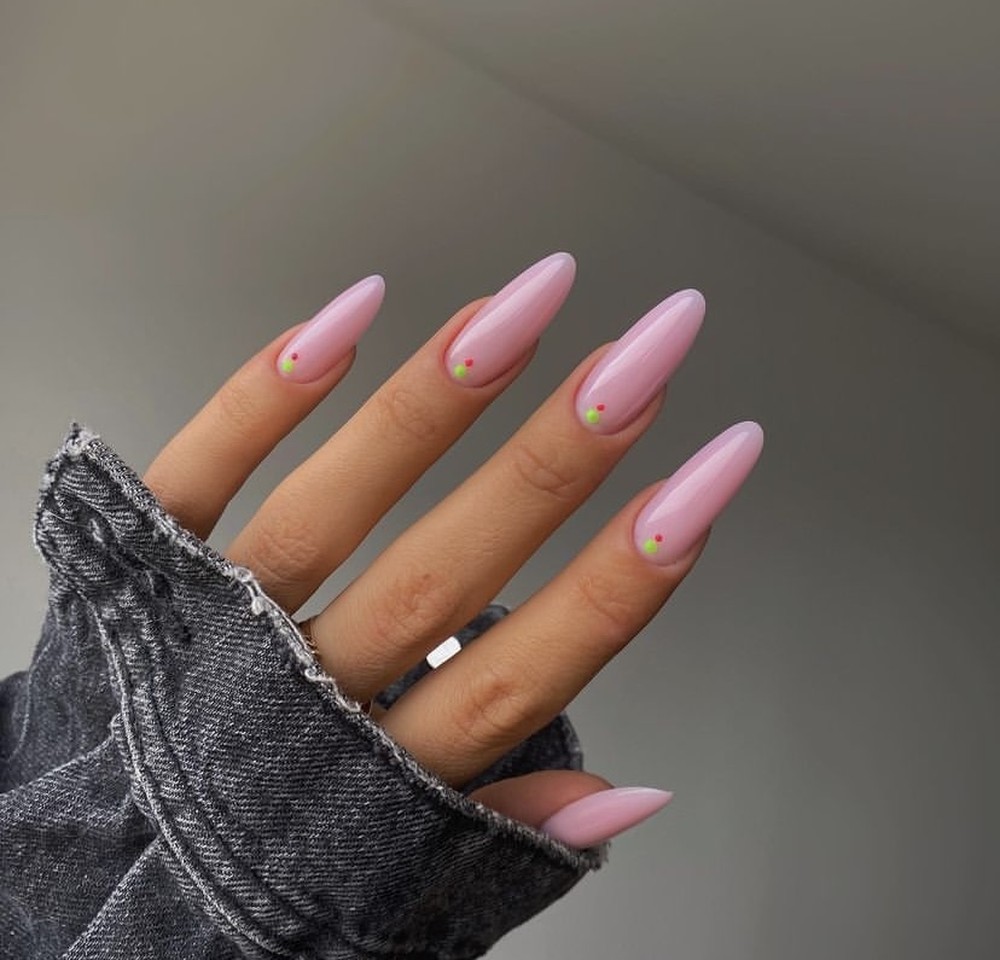 Unhas decoradas rosa: 24 fotos e estilos para fazer sucesso em 2024
