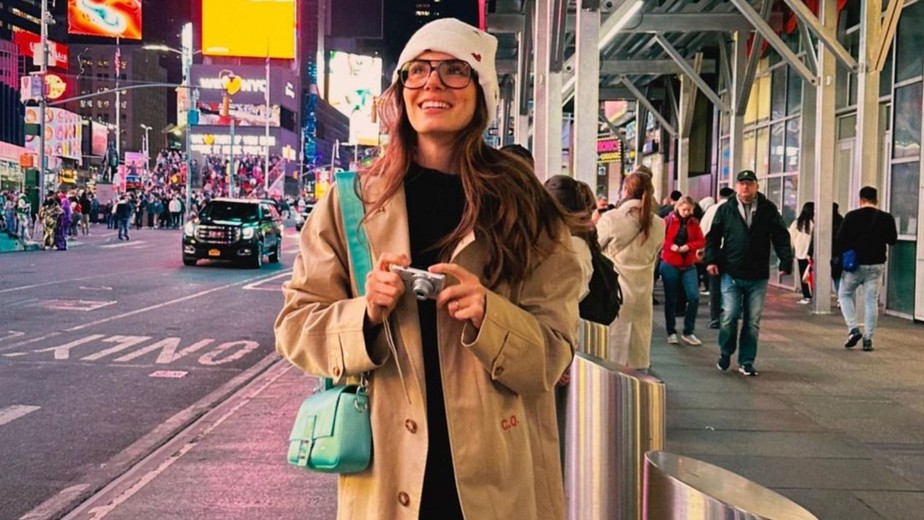 Camila Queiroz em Nova York
