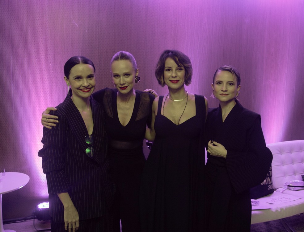 Débora Falabella, Mariana Ximenes, Bianca Comparato e Andreia Horta enaltecem a irmandade feminina em uma versão especial do projeto ‘Cara Palavra’ — Foto: Bruna Brandão