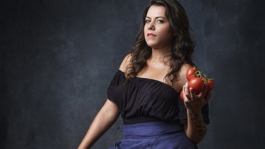 Chef Janaina Torres reflete sobre divórcio: 'Foi brutal. Era como estar numa avenida com carros tentando me atropelar' Chef Janaina Torres reflete sobre divórcio: 'Foi brutal. Era como estar numa avenida com carros tentando me atropelar'