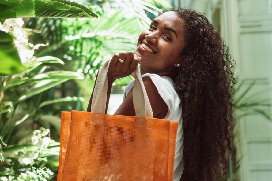 Conheça a Ecoloy: como startup baiana transforma desperdício de tecido em peças sustentáveis