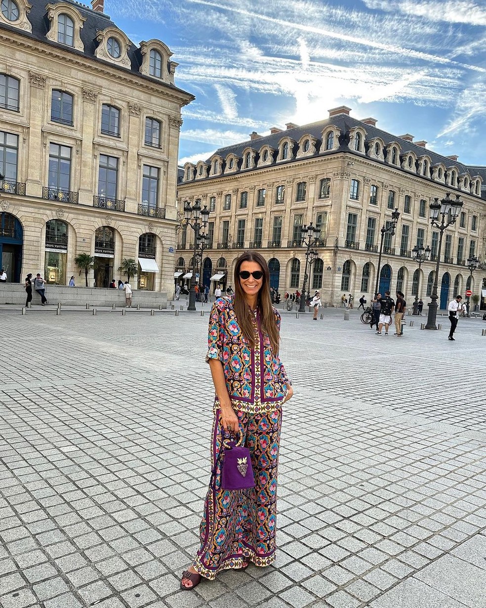 Mônica Martelli curte férias em Paris com o namorado — Foto: Reprodução/Instagram