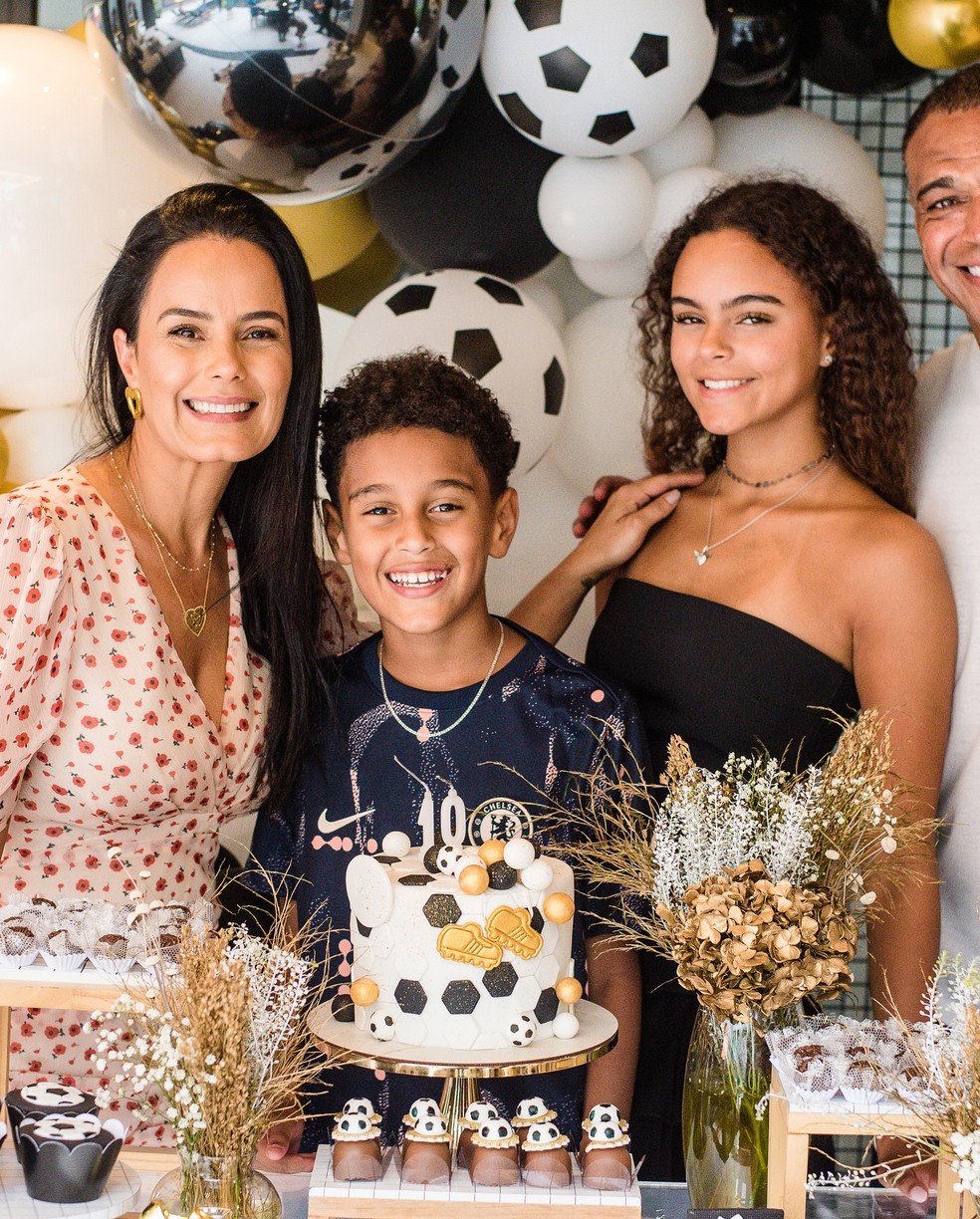 Luciele di Camargo comemora aniversário do filho com Denílson — Foto: Reprodução/Instagram