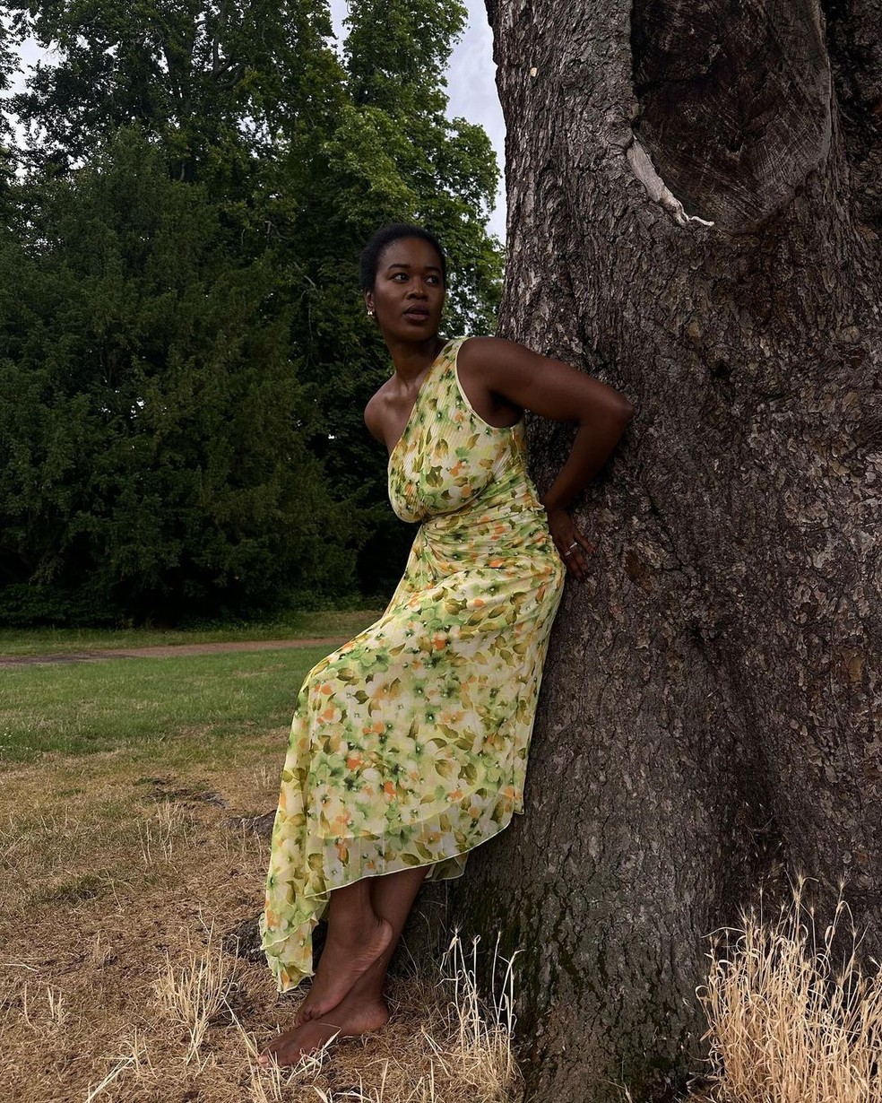 Vestido longo floral — Foto: Reprodução/Instagram @nlmarilyn