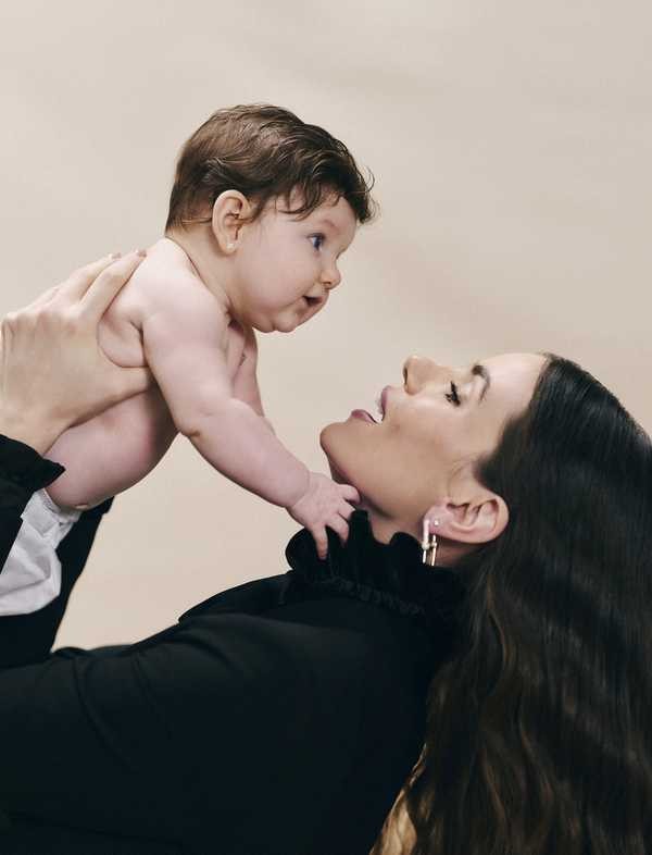 Camila Queiroz: 'Formar um bebê exige muito. Não precisamos voltar ao que éramos em dois meses'