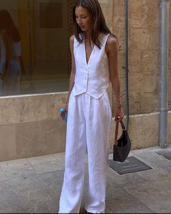 Look Com Colete Branco De Alfaiataria