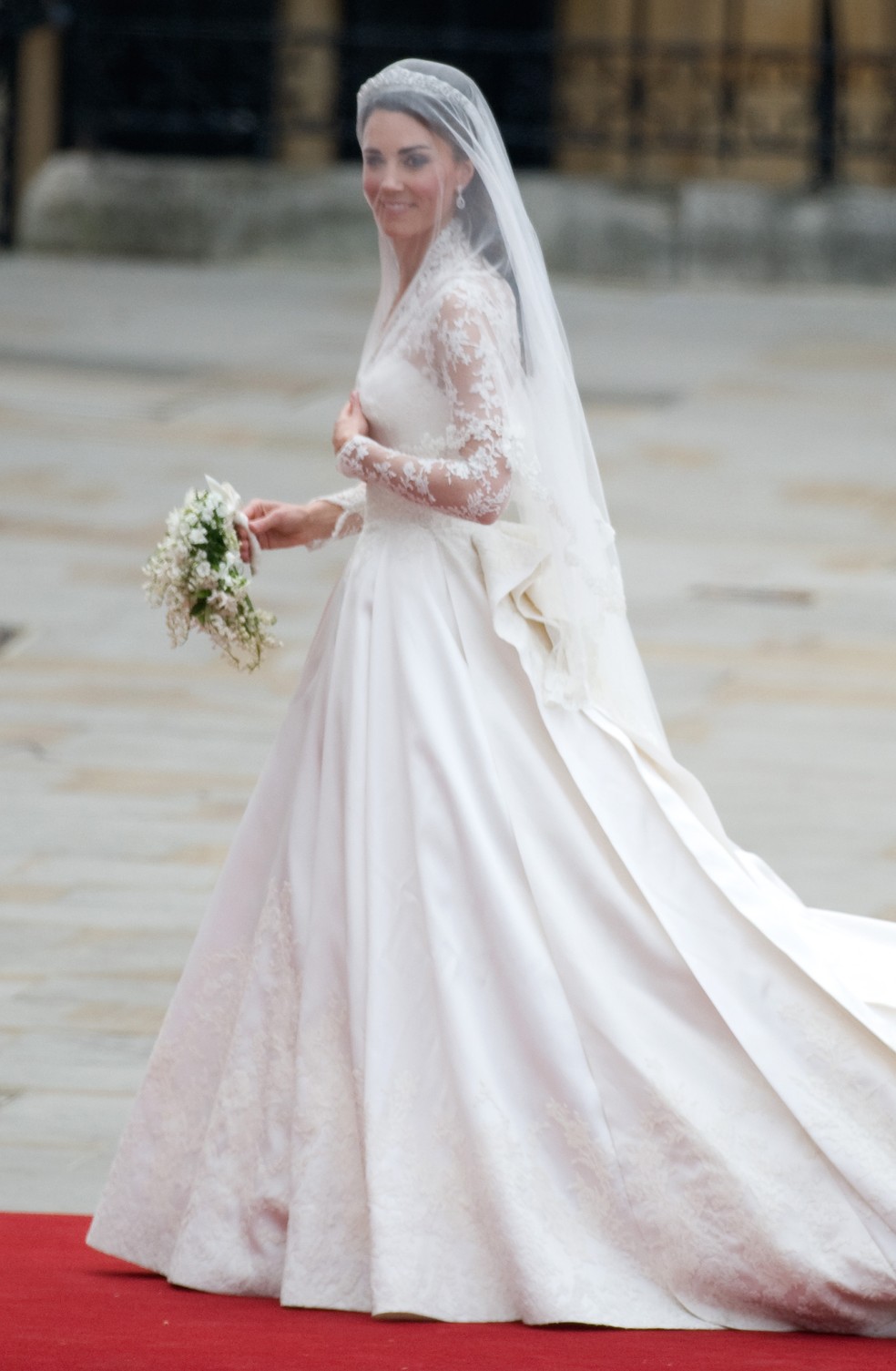 O famoso vestido de noiva Alexander McQueen — Foto: Getty Images