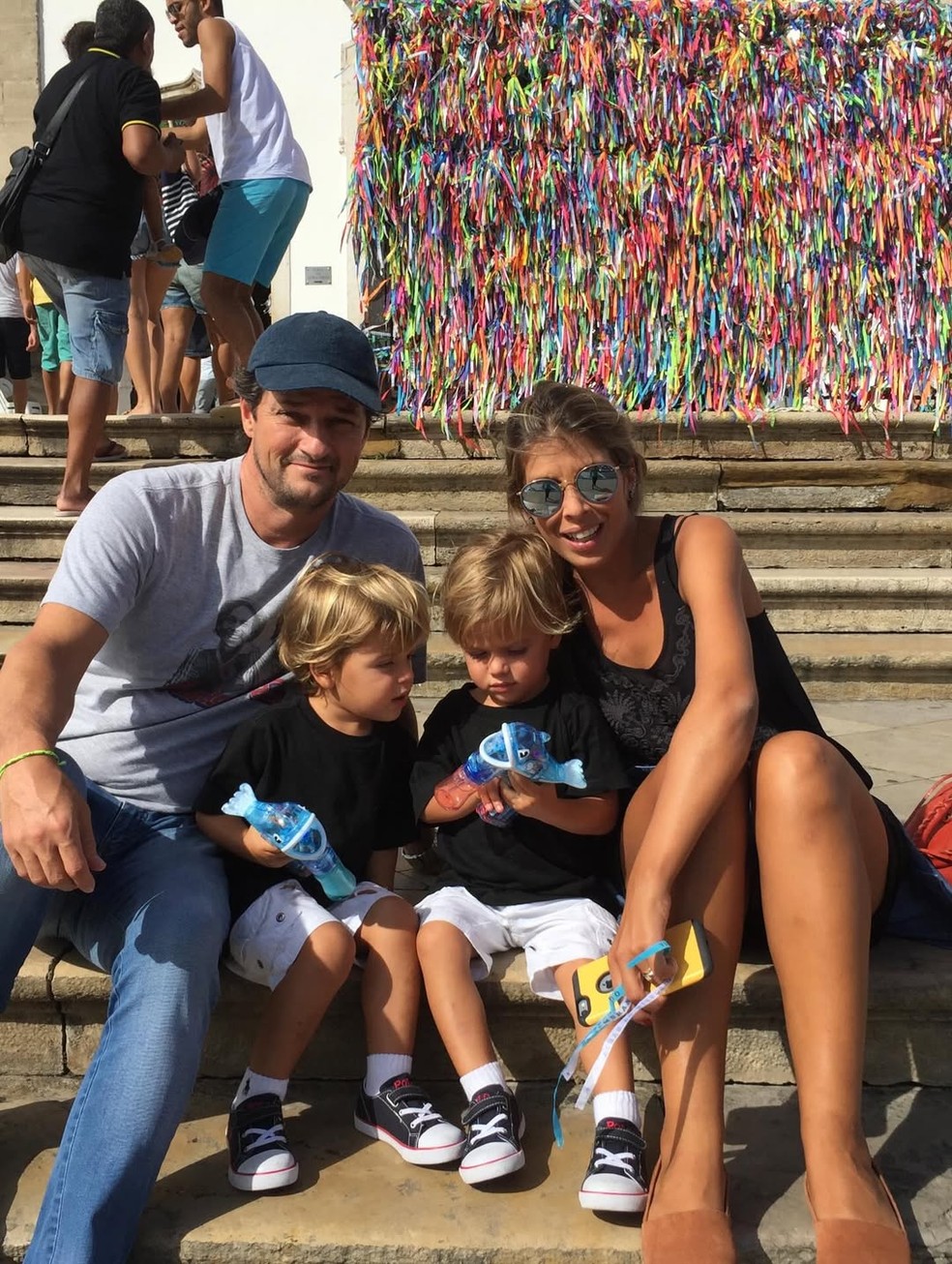 Gêmeos de Roberta Fernandes e Marcelo Serrado comemoram aniversário — Foto: Reprodução/Instagram