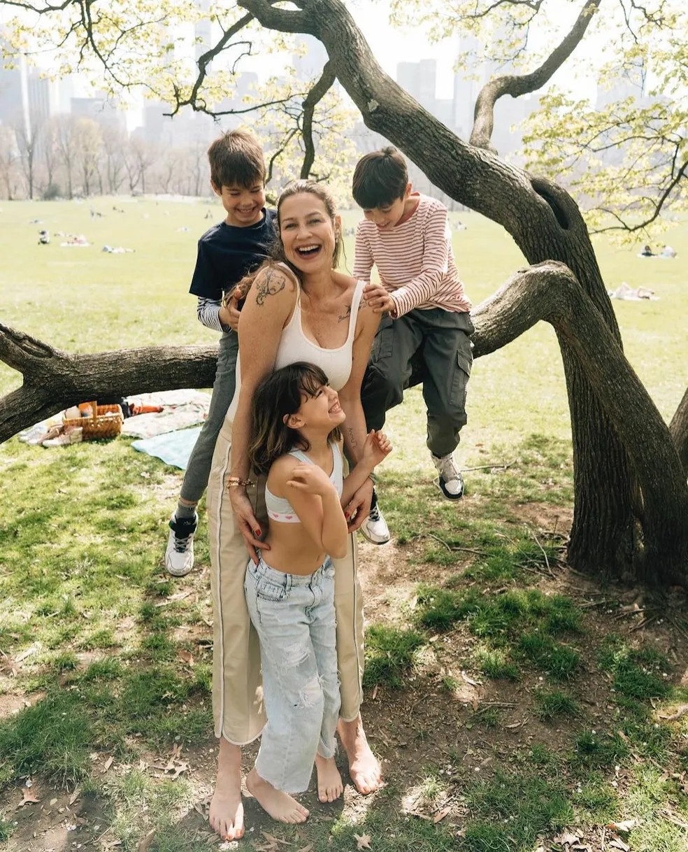 Luana Piovani com os filhos Dom, Bem e Liz — Foto: Reprodução/ Instagram