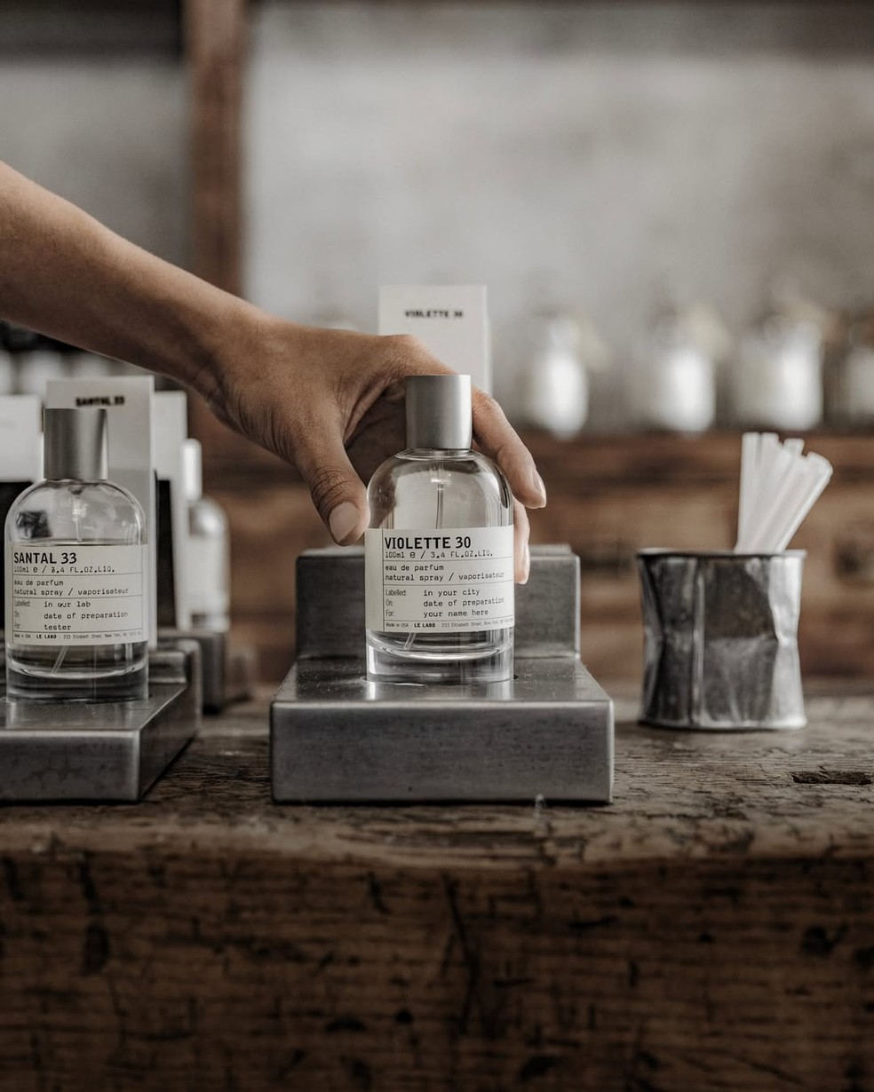 VIOLETTE 30, Le Labo — R$ 2.250 — Foto: Reprodução Instagram @lelabofragrances