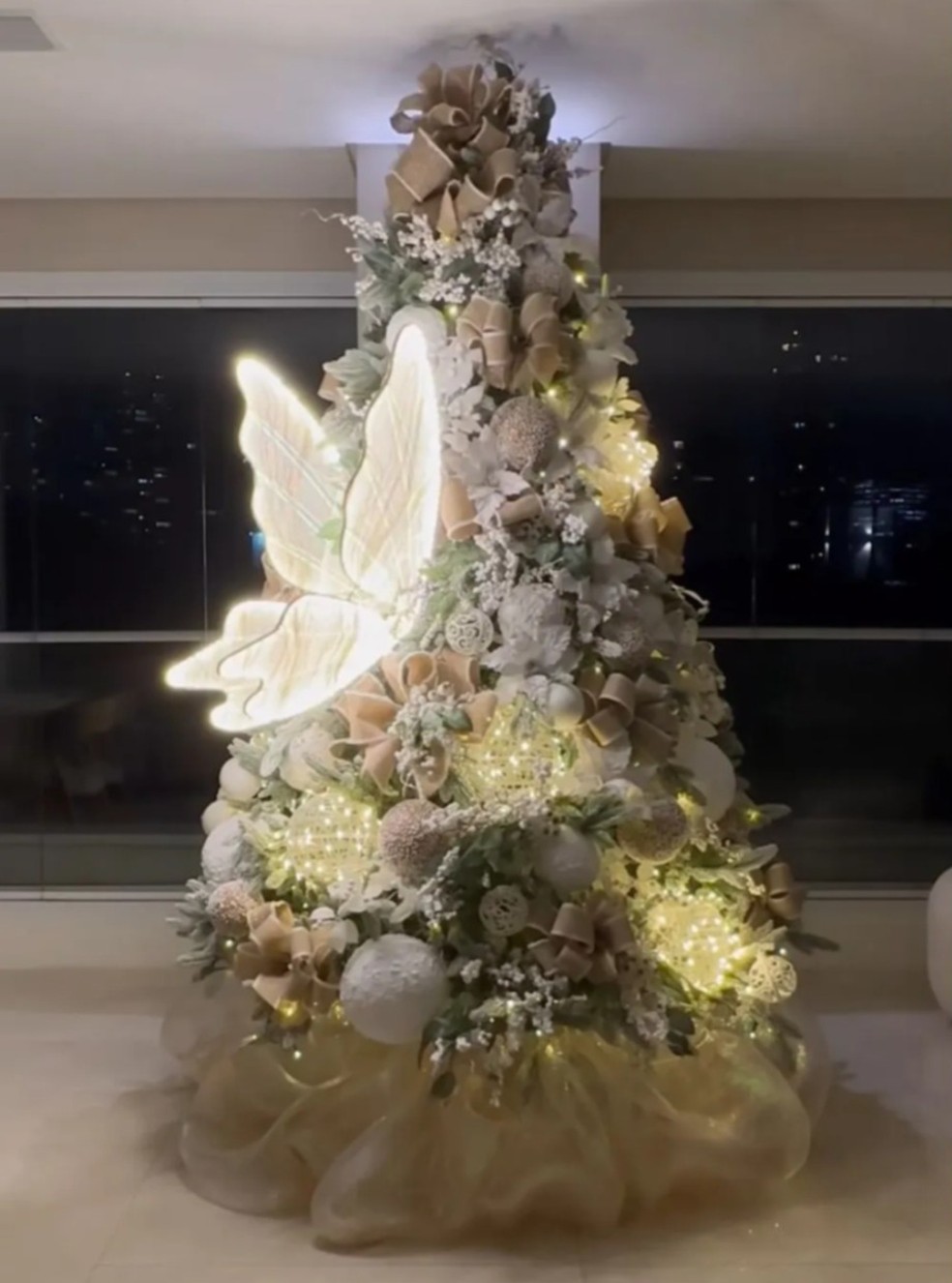 de-grazi-massafera-a-carla-diaz-confira-as-rvores-de-natal-luxuosas