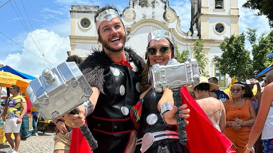 Carnaval: Relembre a folia de estilista italiano ao lado de Grazi Massafera  no Brasil; veja foto