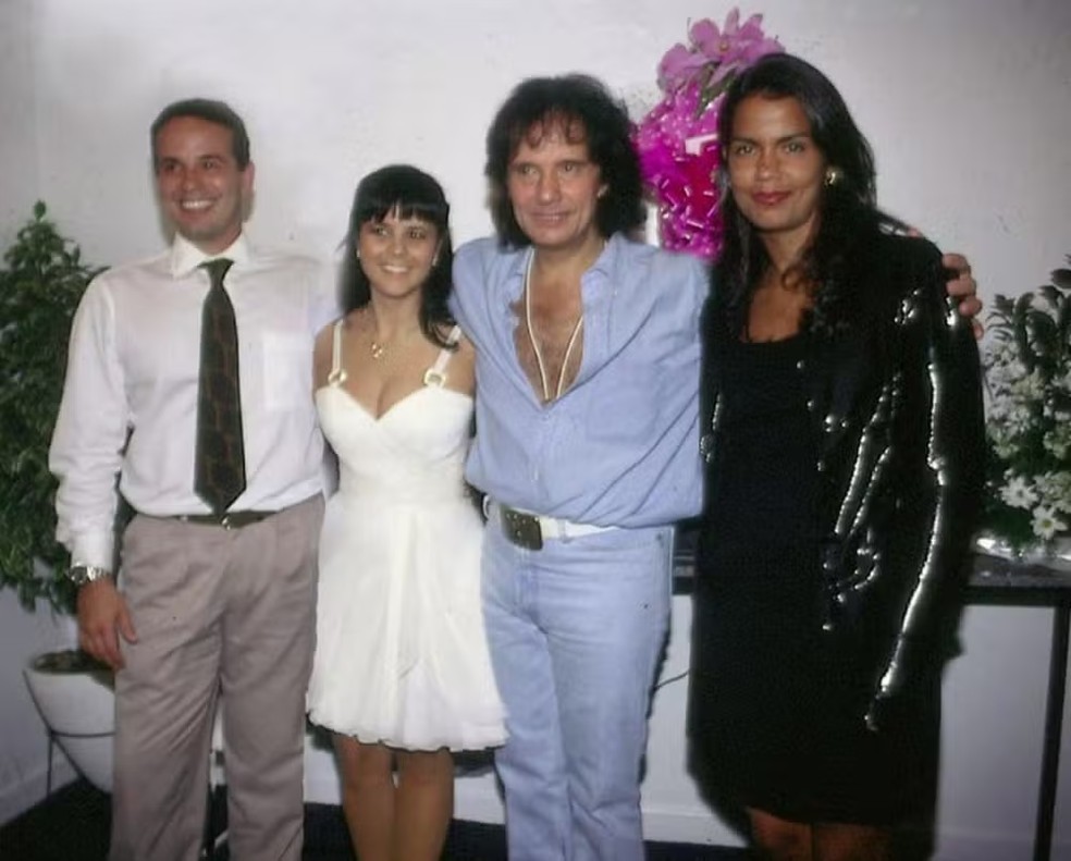 85-anos-de-roberto-carlos-por-onde-anda-luciana-a-filha-discreta-do