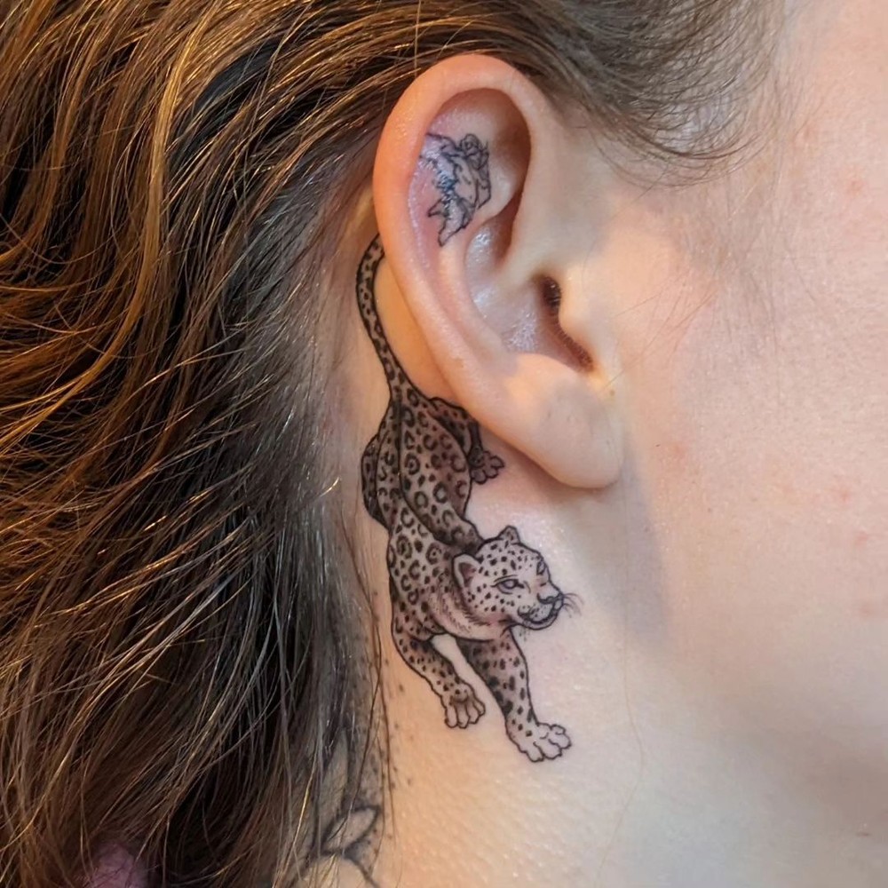 Tatuagem feminina atrás da orelha: artes cheias de personalidade que ...