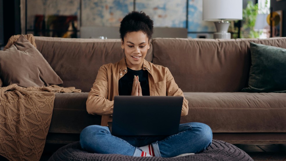 A nativa deste signo também é conhecida por sua abordagem humilde e flexível, sendo capaz de se adaptar a diferentes ideias e opiniões no ambiente corporativo — Foto: Reprodução/Pexels