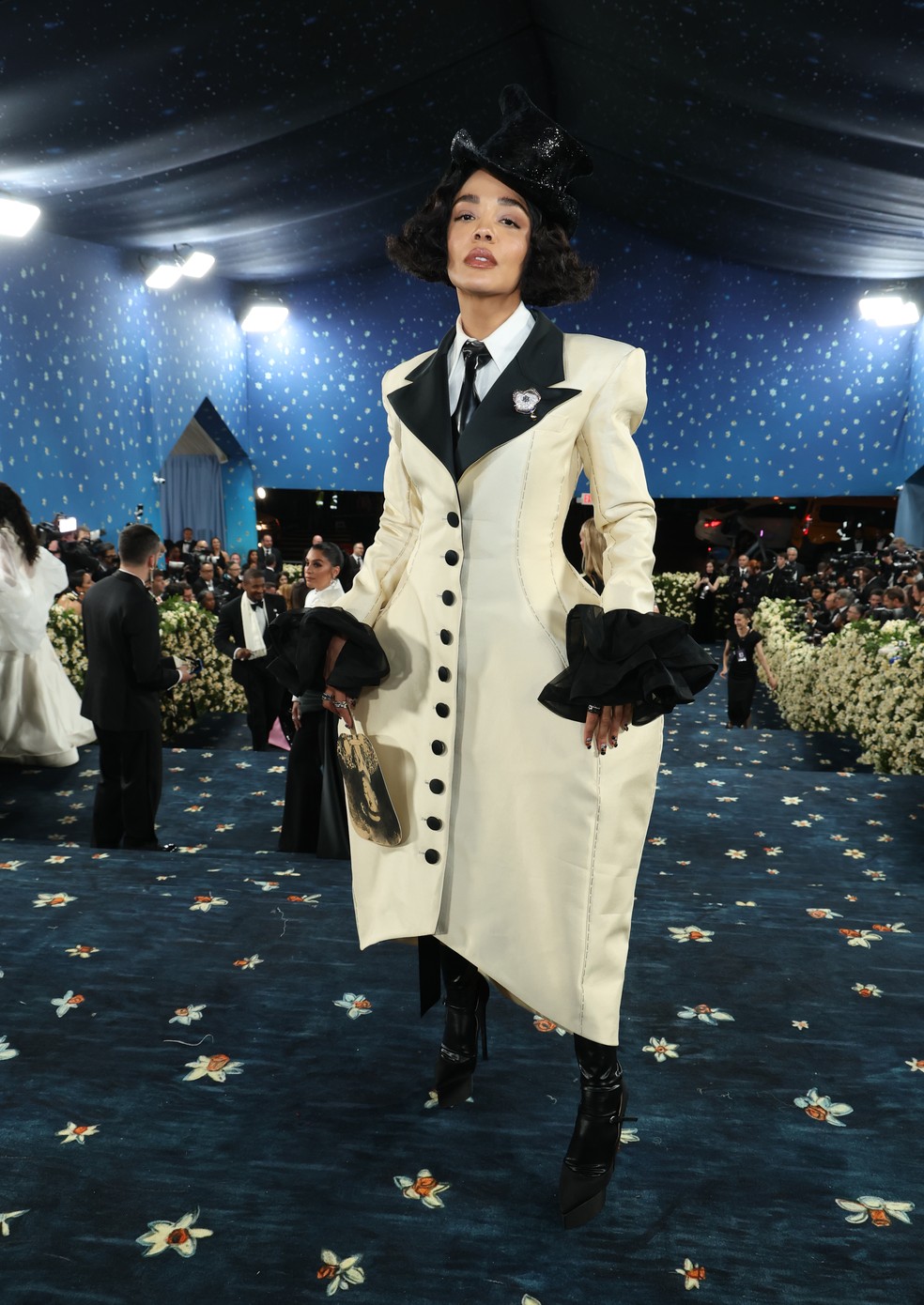 Tessa Thompson no Met Gala 2025 — Foto: Getty Images