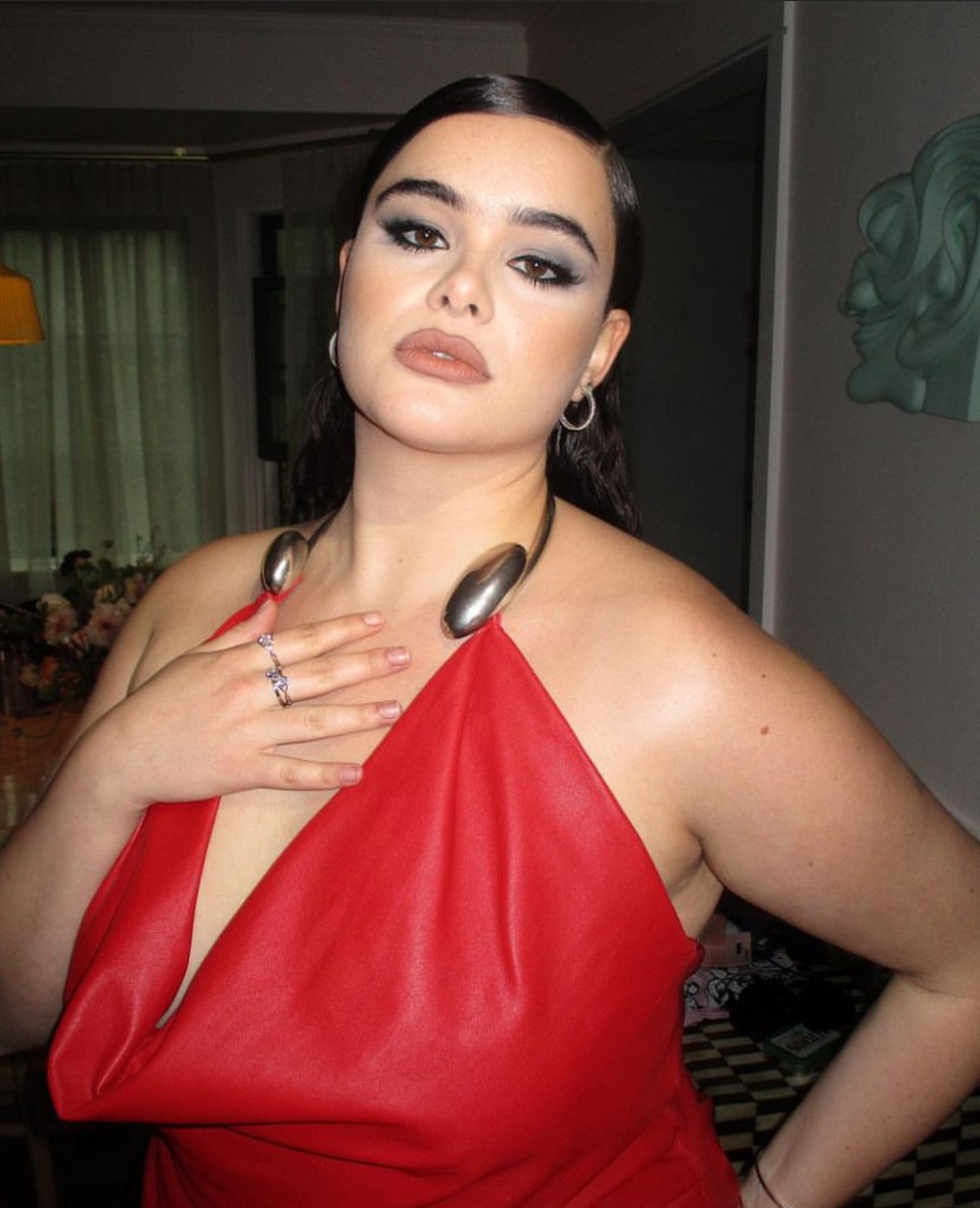 Maquiagem azul suave — Foto: Instagram/@barbieferreira