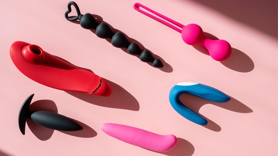 Uma pesquisa revelou que os casais são o perfil que mais consome sex toys no Brasil