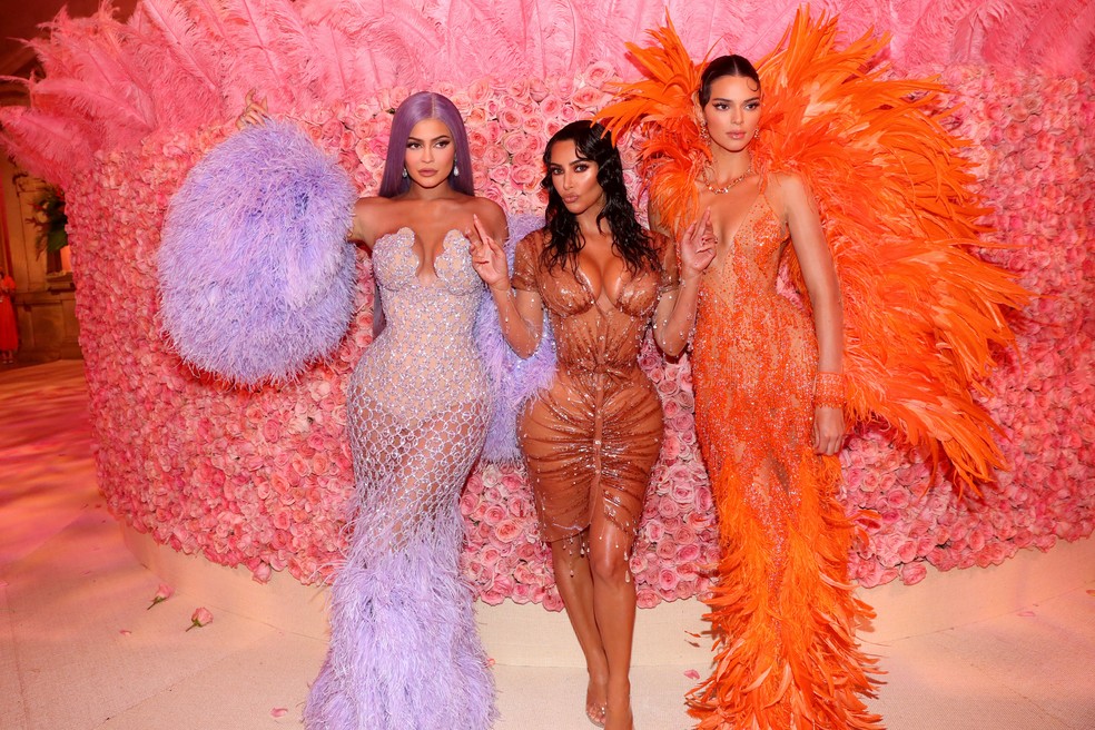 Kendall Jenner, Kylie Jenner e Kim Kardashian - Met Gala 2019 — Foto: Getty