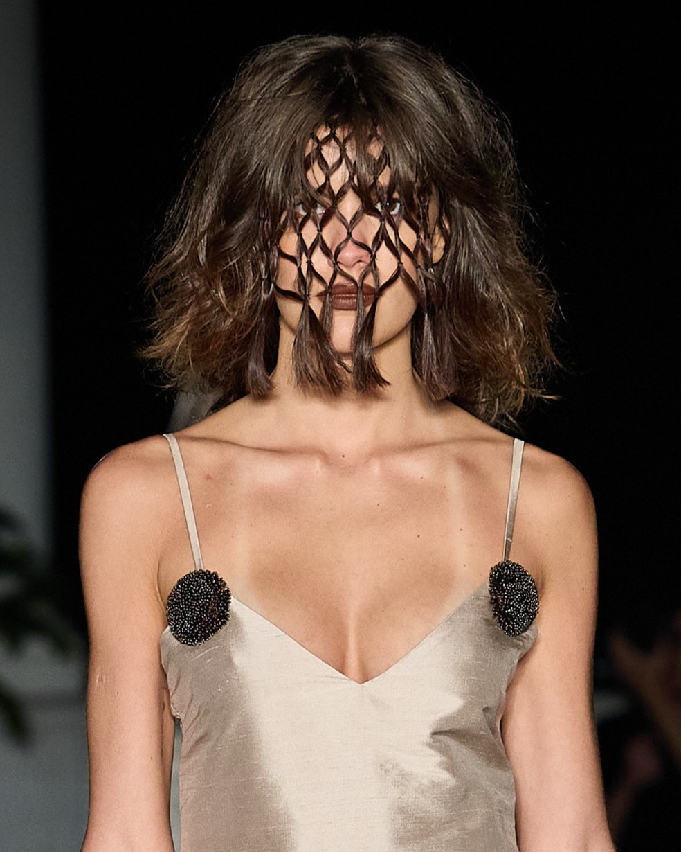 Desfile Handred, beleza assinada por Carla Biriba — Foto: Agência Fotosite