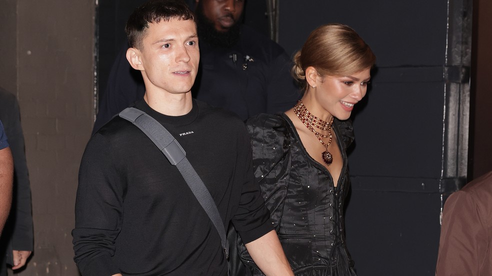 Zendaya e Tom Holland saindo de teatro em Londres — Foto: Getty Images