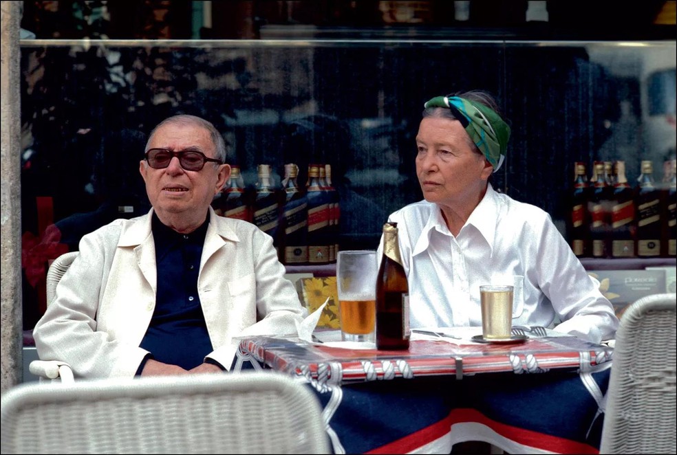 Jean-Paul Sartre e Simone de Beauvoir em Roma (Foto: Getty Images) — Foto: Marie Claire
