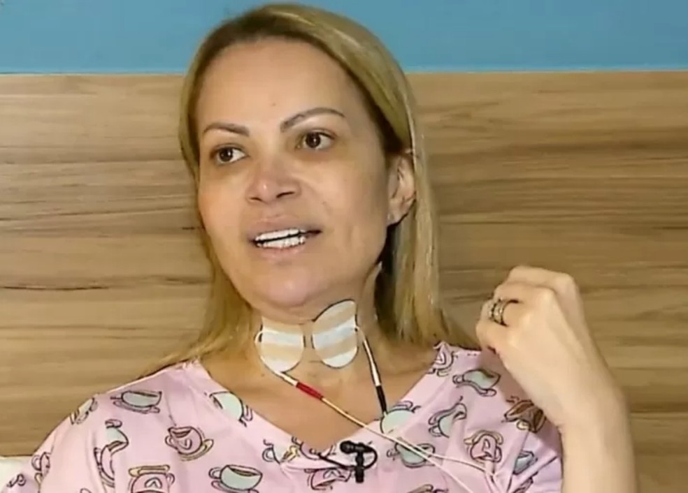 Solange Almeida precisa fazer um tratamento de fonoterapia para se recuperar &mdash; Foto: Reprodu&ccedil;&atilde;o Record TV