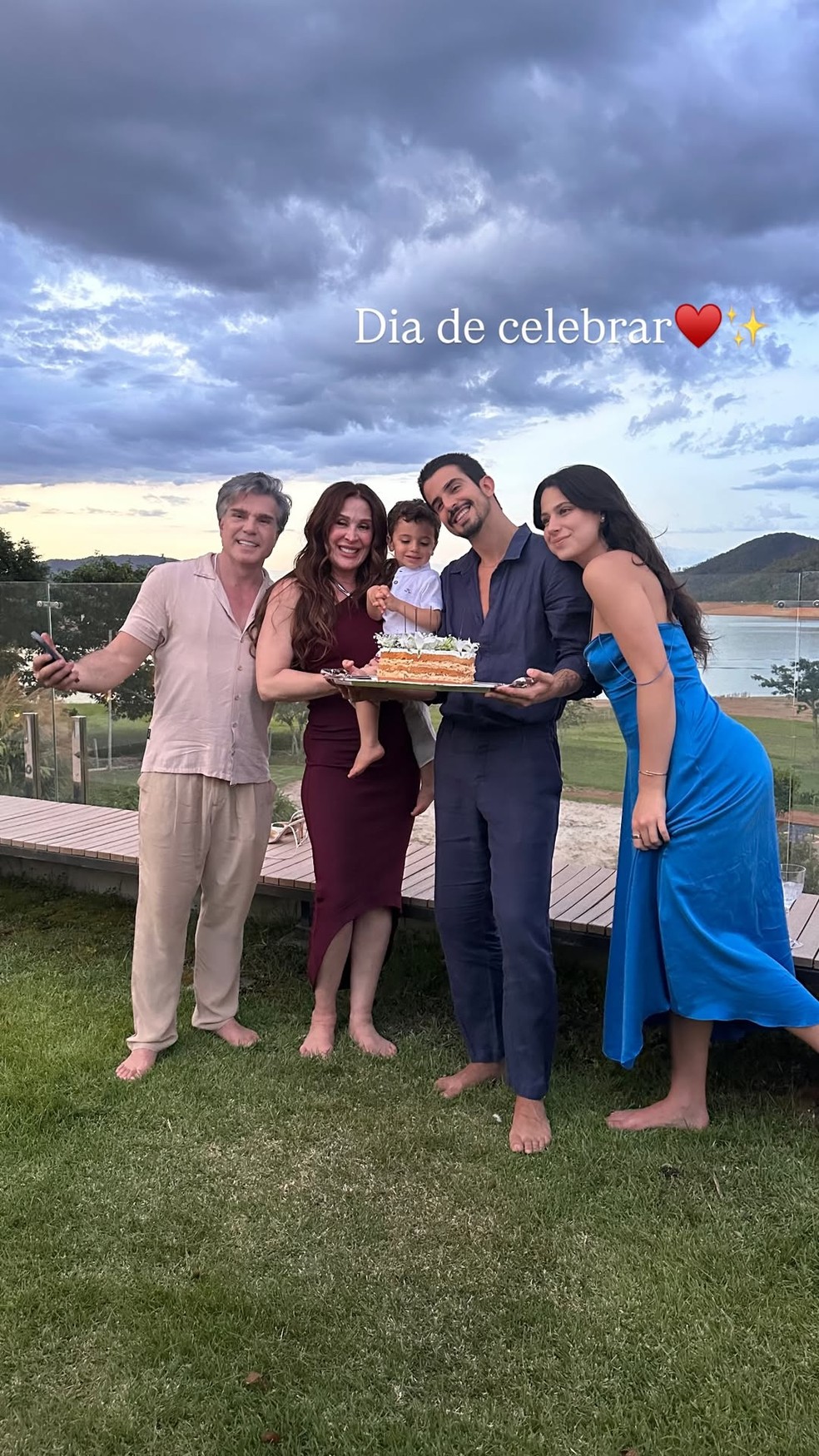 Claudia Raia reúne família e amigos para comemorar aniversário de 59 anos — Foto: Reprodução/Instagram
