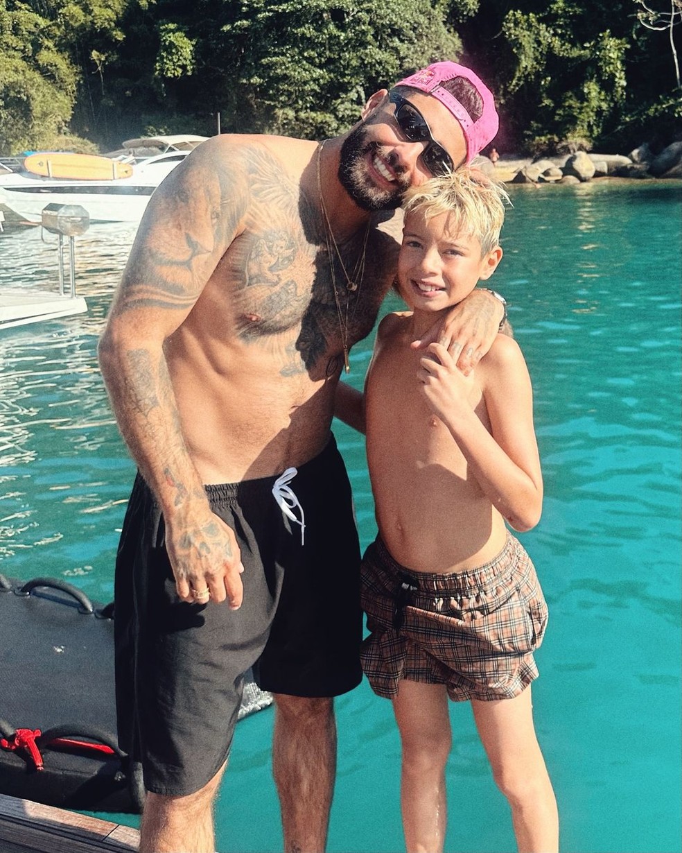 Pedro Scooby e Dom, seu filho mais velho com Luana Piovani — Foto: Reprodução