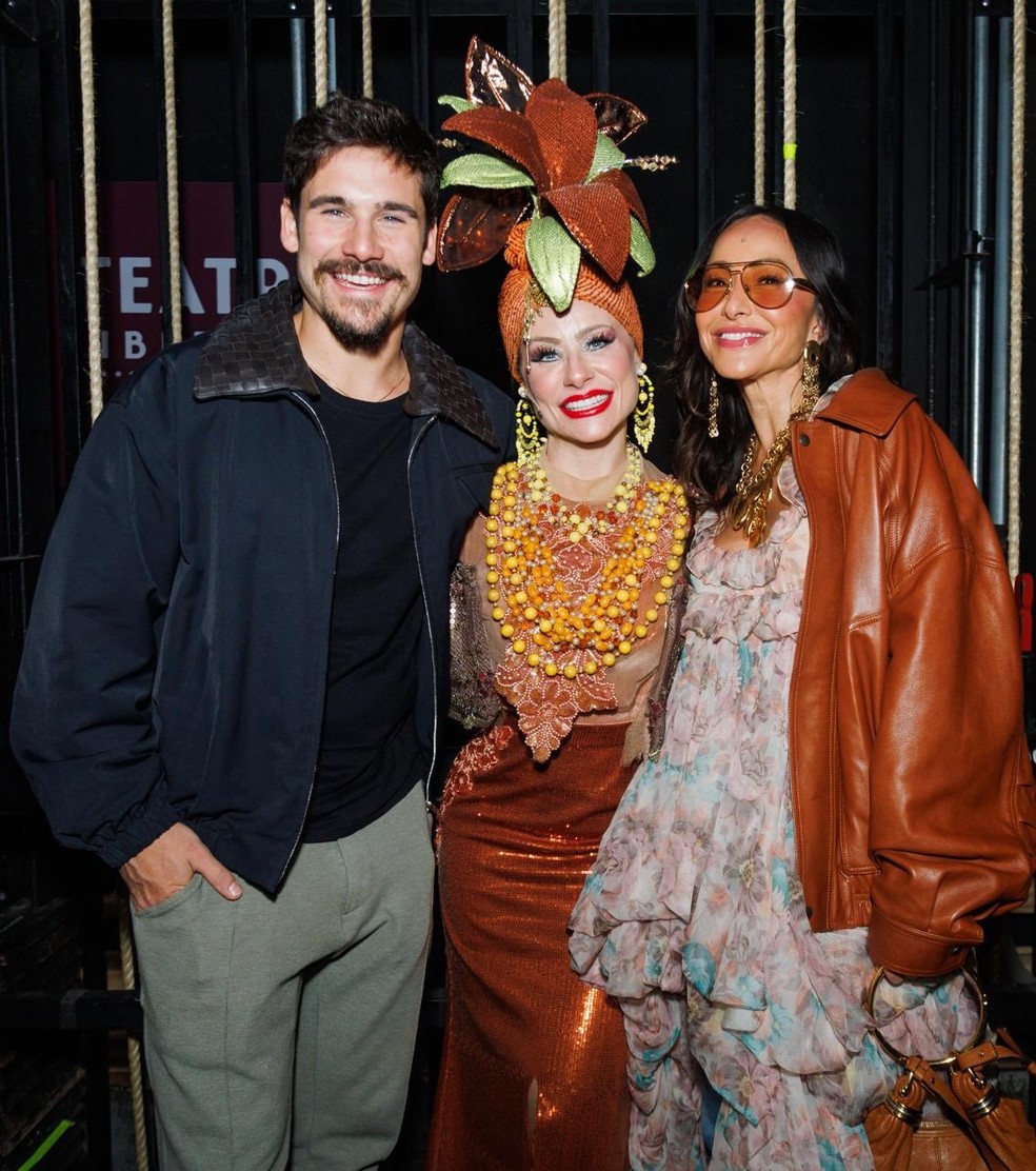 Mãe de Nicolas Prattes se declara e explica ausência de fotos com Sabrina Sato: 'Vivendo intensamente' — Foto: Reprodução/Instagram