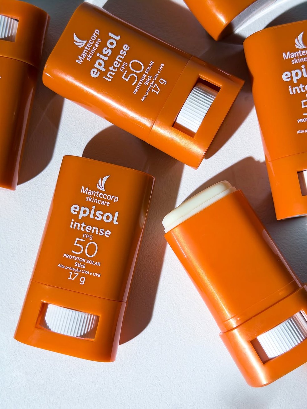 Episol Intense Stick FPS 50 e Revilini Retinol Creme, Mantecorp, R$ 109,90 — Foto: divulgação