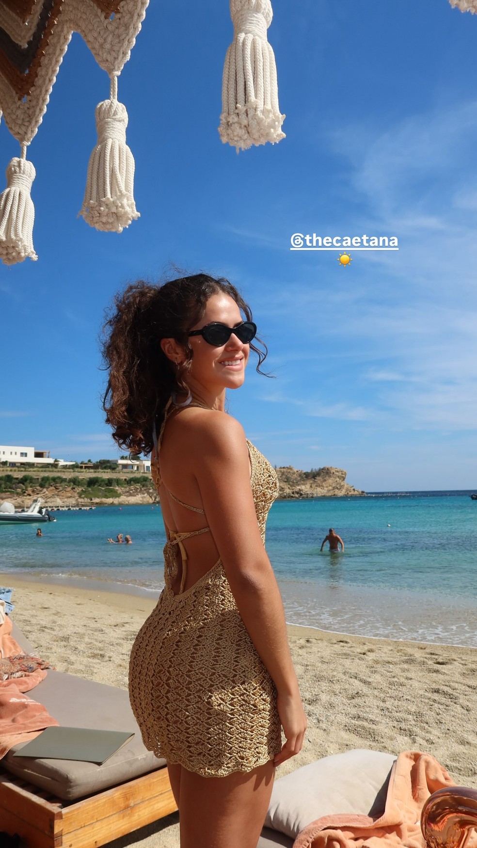 Maisa posa com saída de praia — Foto: Reprodução/ Instagram @maisa