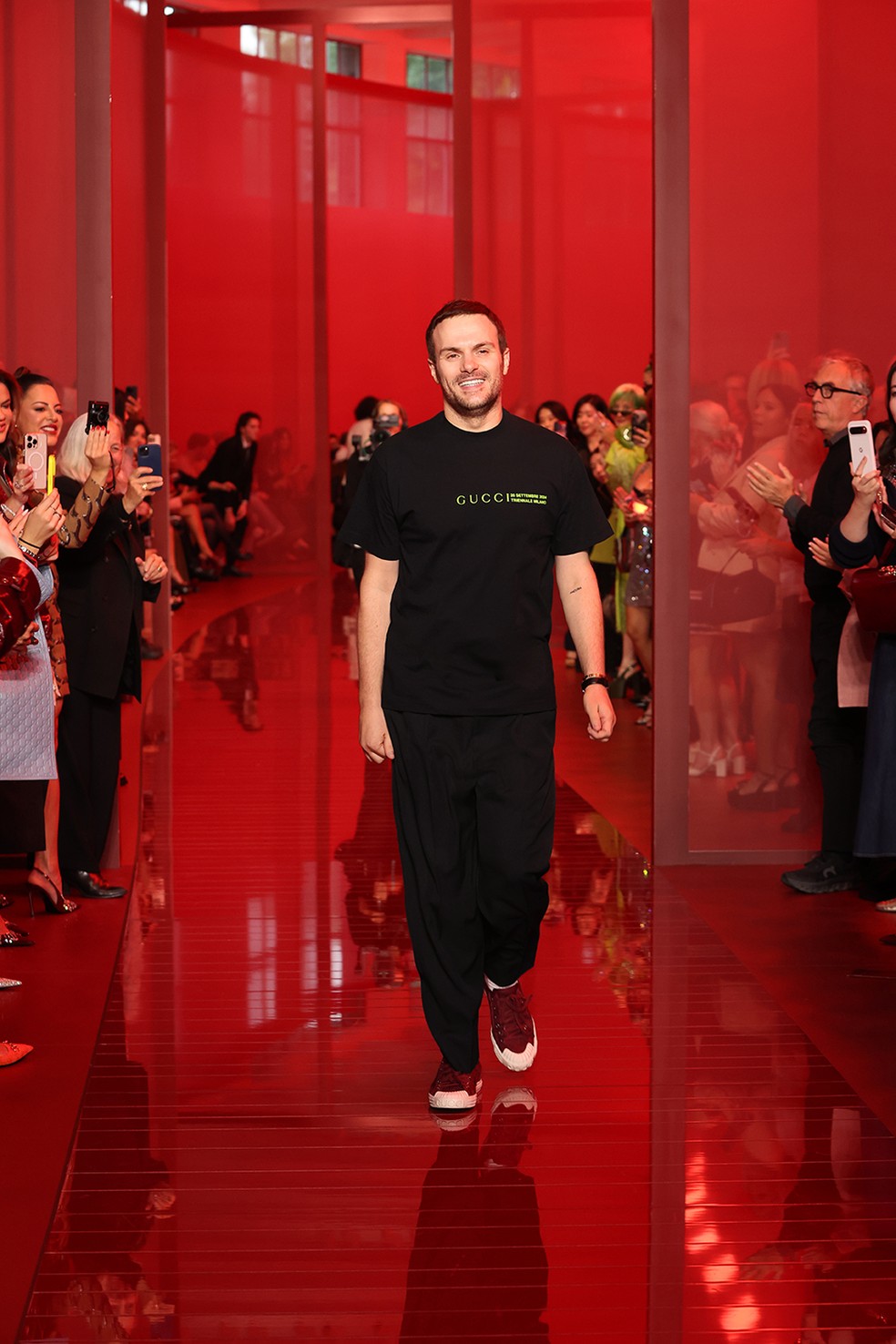 Sabato De Sarno no desfile de primavera/verão 2025 da Gucci — Foto: Divulgação