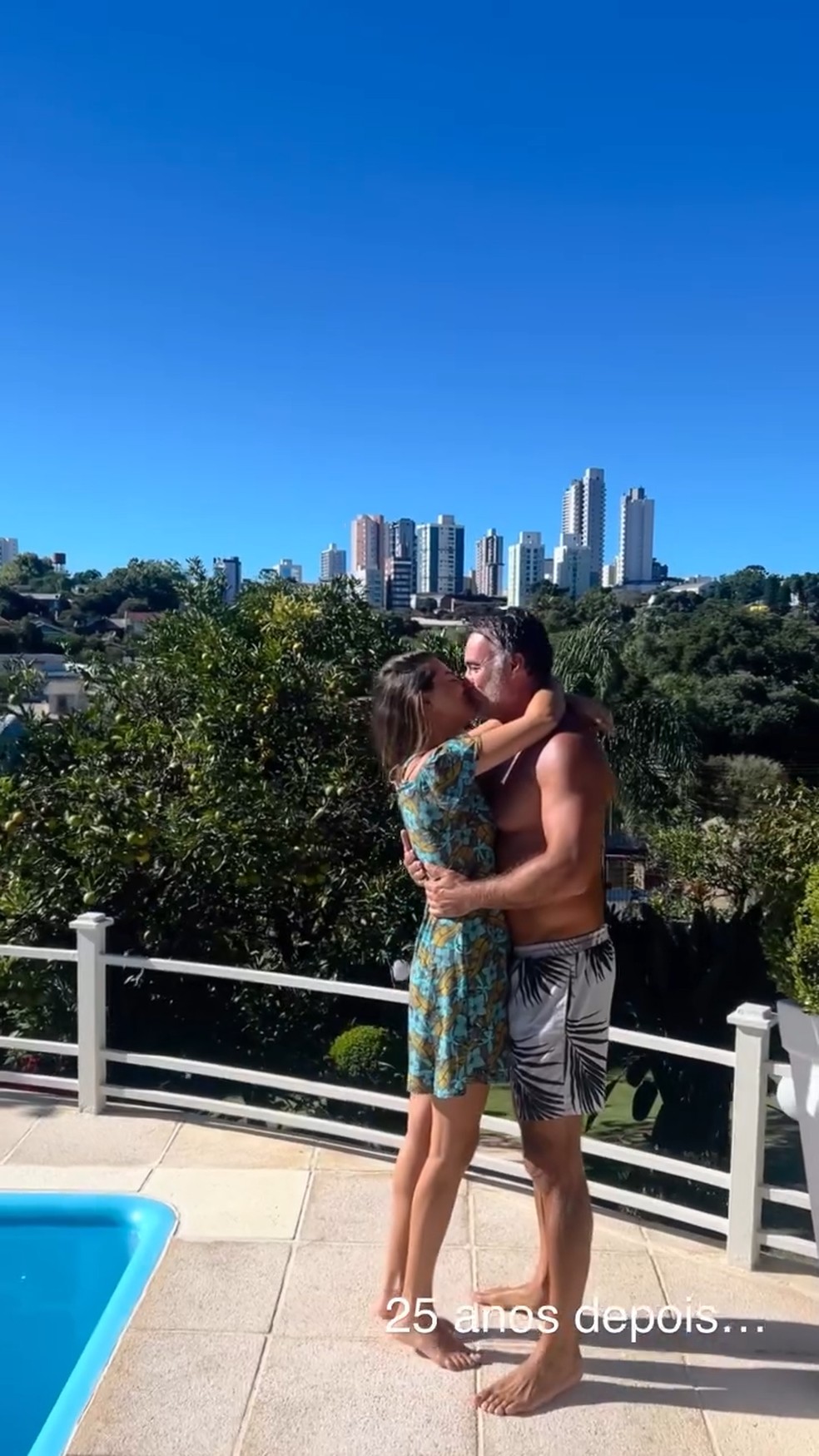 Modelo e atriz se reencontram após 25 anos e engatam namoro: 'O amor verdadeiro resiste ao tempo' — Foto: Reprodução/ Instagram