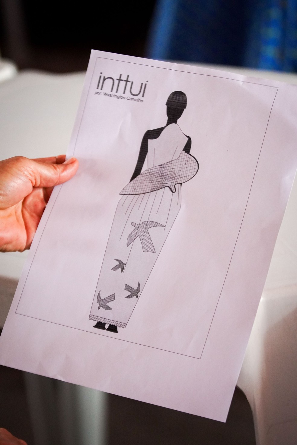 Esboço de uma das criações da Inttuí com a Associação das Rendeiras, que será apresentada no Dragão Fashion — Foto: Leo Braga