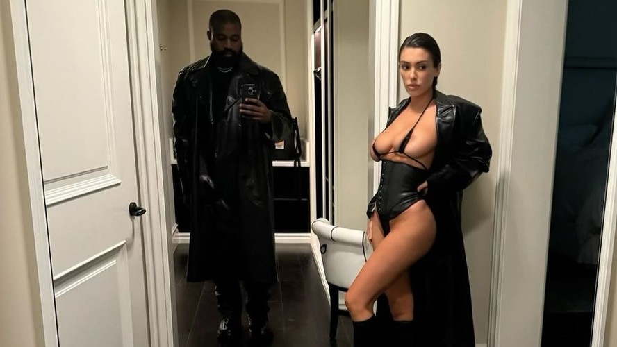 Kanye West posta fotos de Bianca Censori nas redes e é alvo de críticas