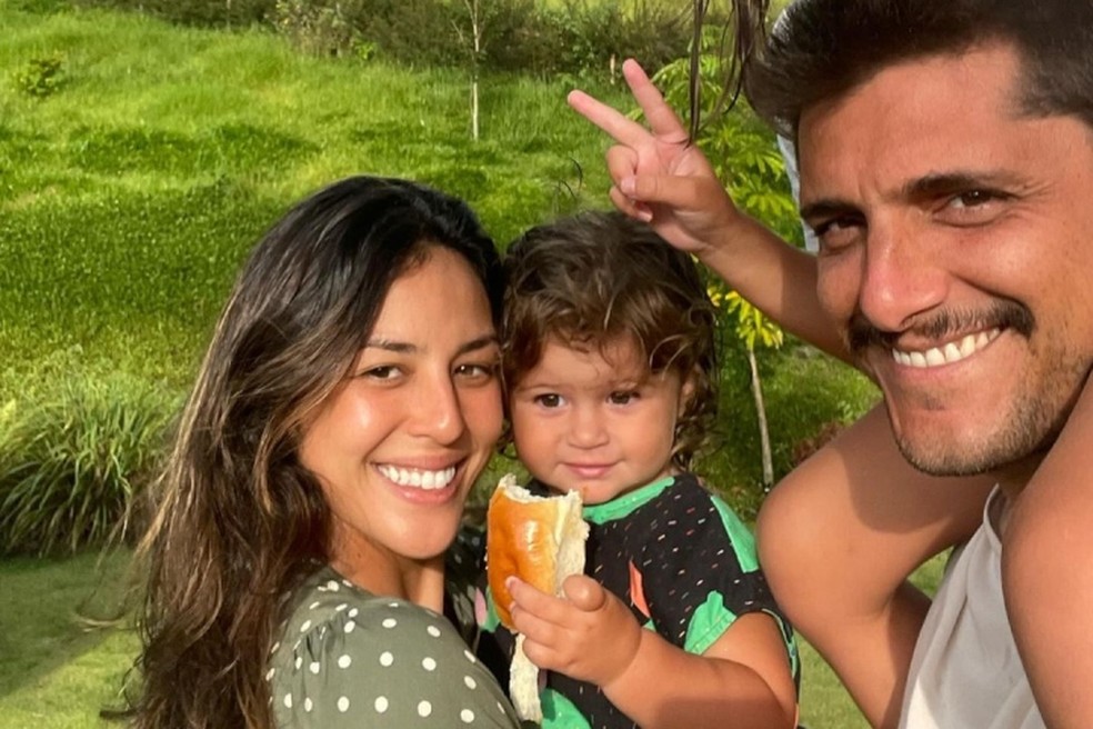 Yanna Lavigne com Bruno Gissoni e a filha Amélia — Foto: Reprodução/Instagram