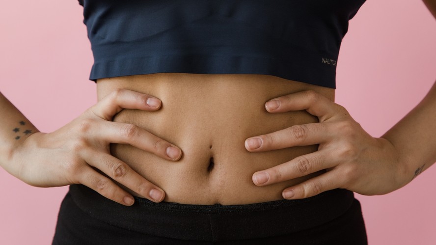 Vacuum abdominal: por que o treino hipopressivo ajuda no funcionamento do  intestino e melhora a saúde