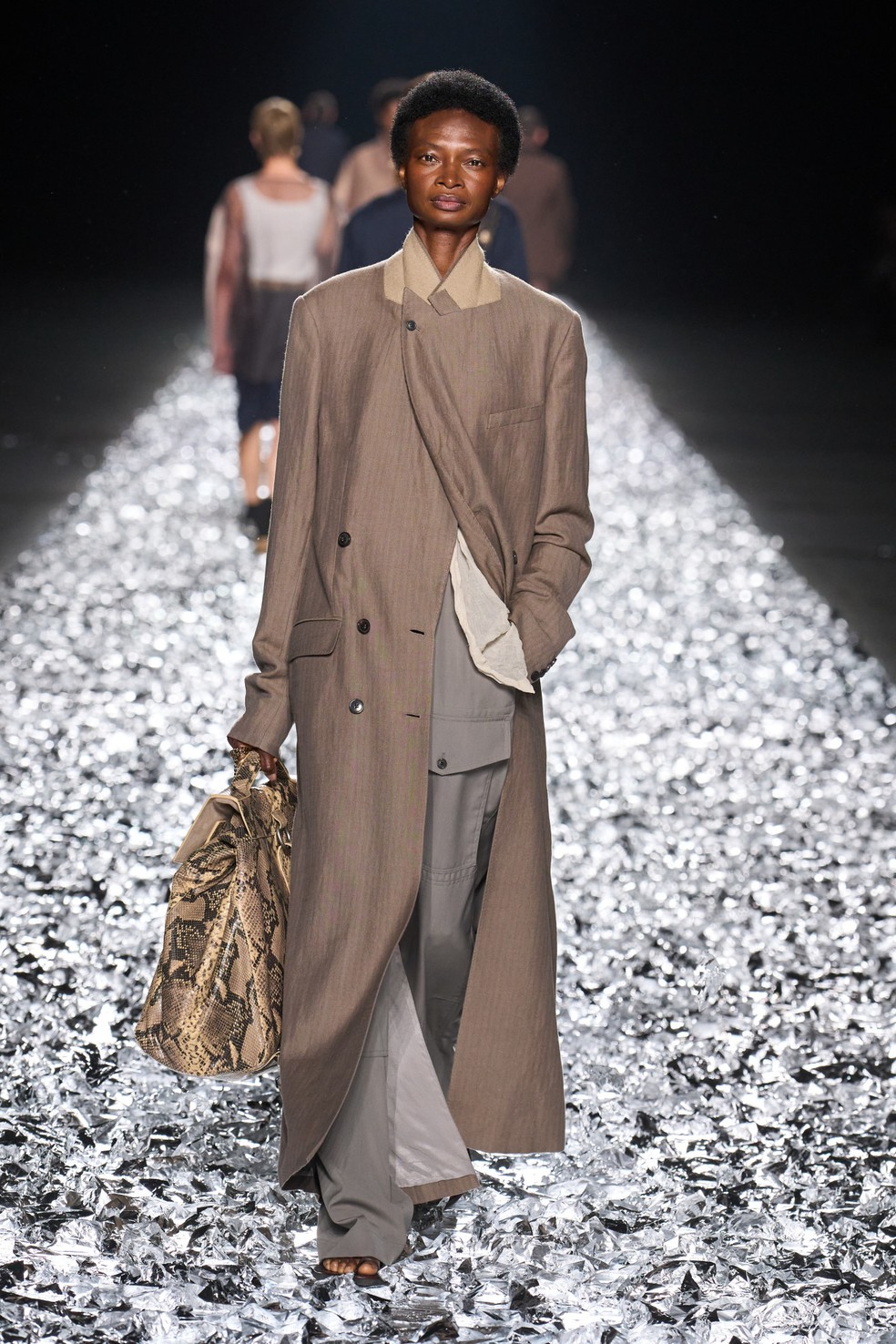 Dries Van Noten, primavera 2025 — Foto: Launchmetrics Spotlight